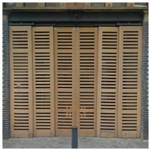 One of 3 sets of sliding doors in Fashion Street.